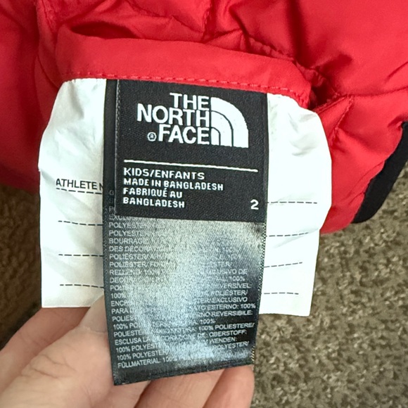 The North Face kids reversible Shasta jacket size 2! NWOT - Picture 3 of 4
